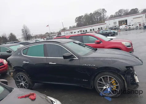 2018 Maserati Levante S Gransport z USA, uszkodzony, nr VIN ZN661YUS1JX289463